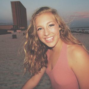 Meet your Posher, Olivia